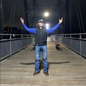 Meet your Posher, Derrick